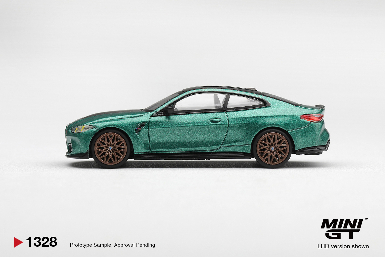 MINIGT 1/64 BMW M4 CS Frozen I - Magazines recension och pris