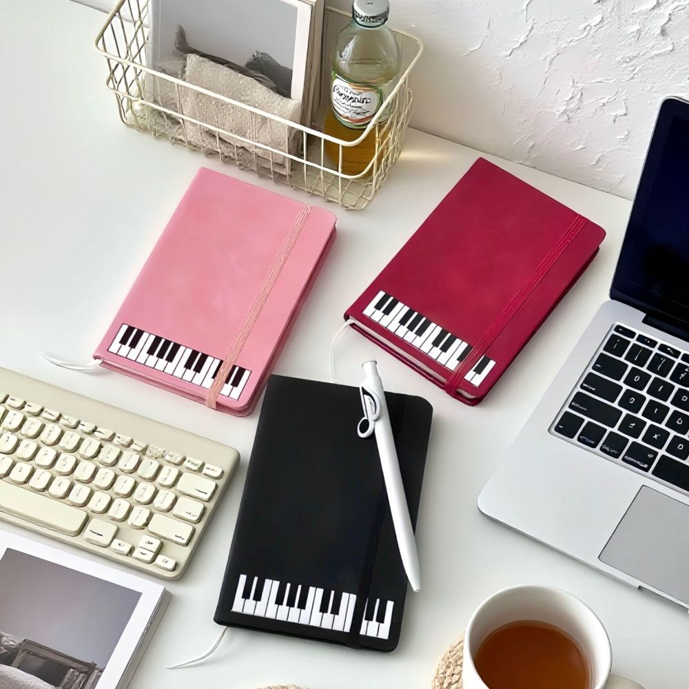 Music Theme Notebook Piano Sty - Blank Sheet Music Notebook recension och pris