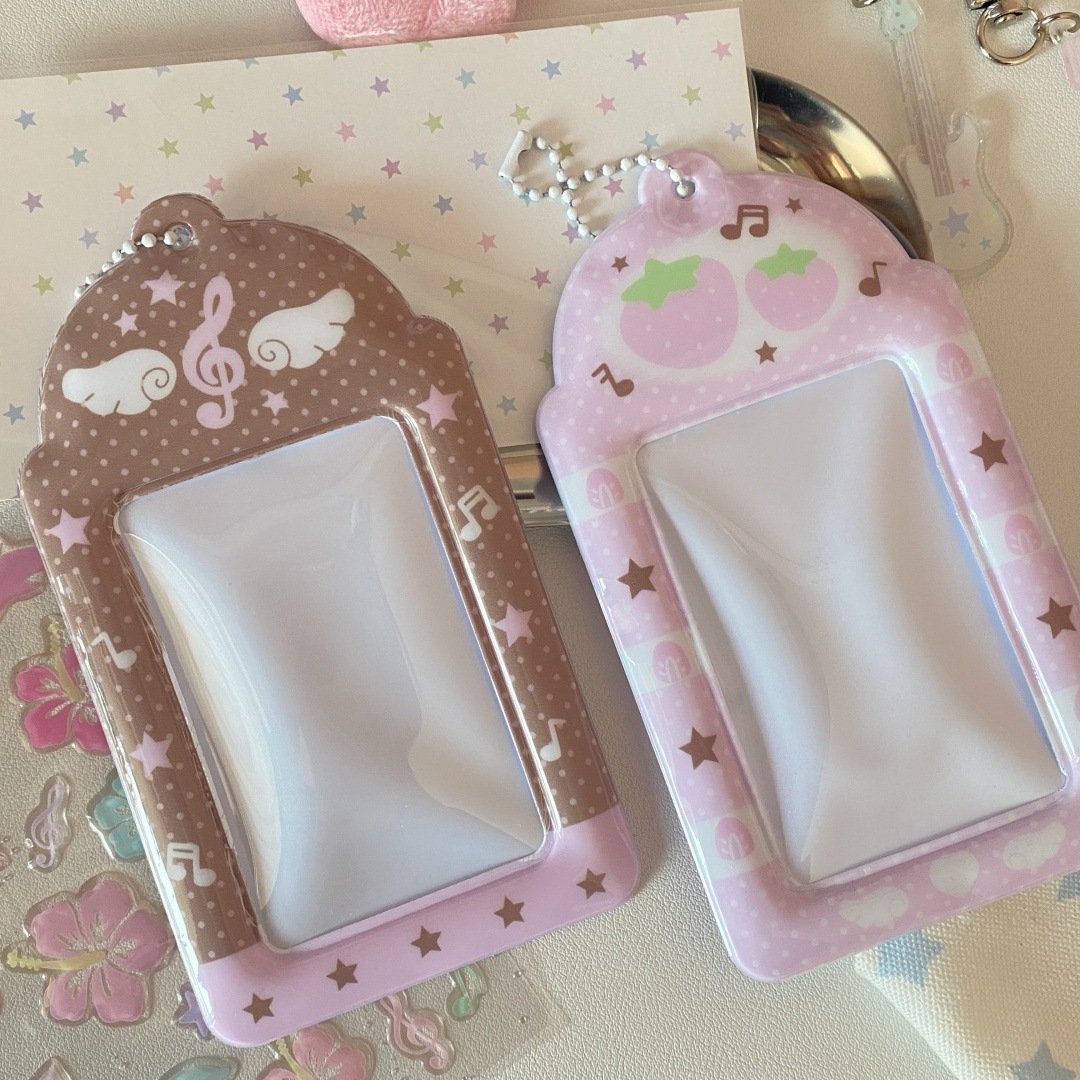 Music Note Wing Strawberry PVC - Blank Sheet Music Notebook recension och pris